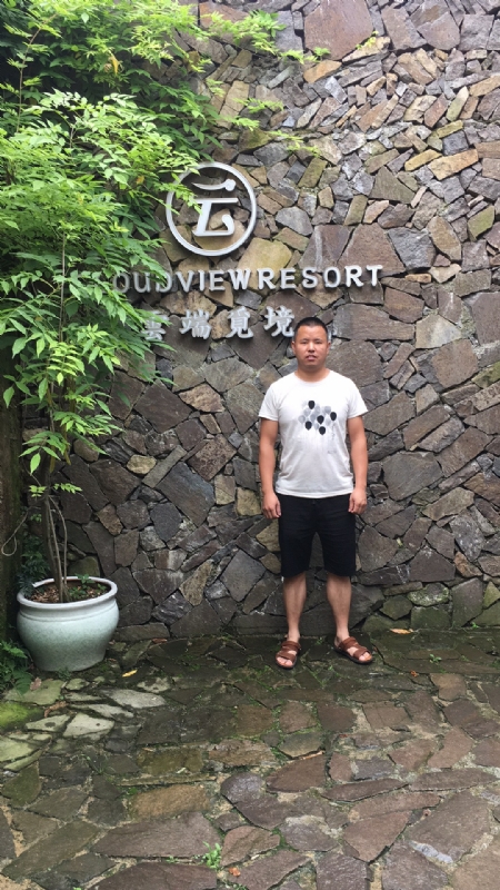 何超洪的第三张照片--驻马店相亲服务中心