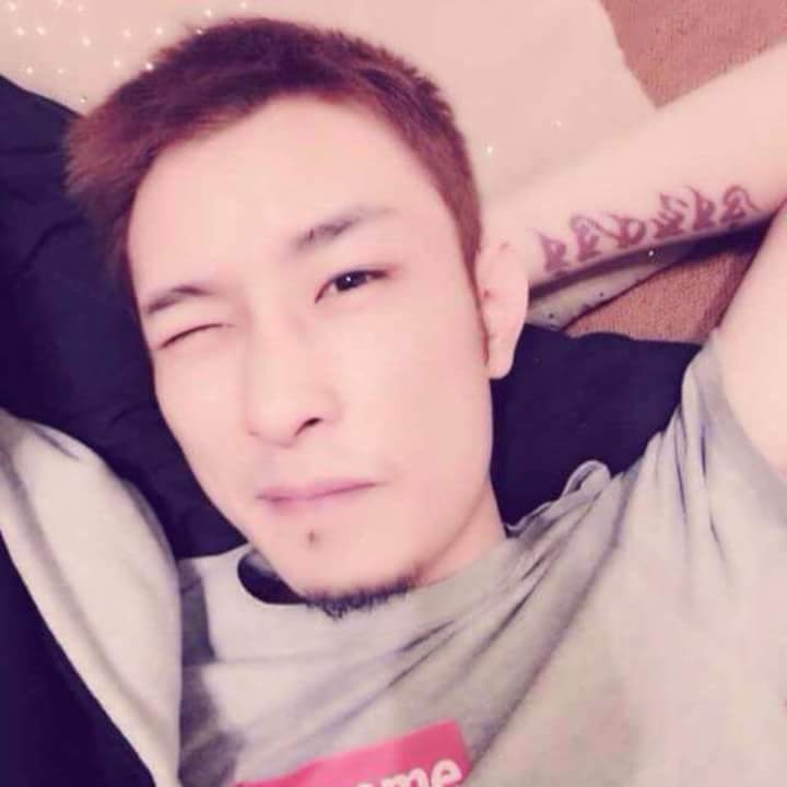 难得拥抱的第一张照片--驻马店相亲服务中心