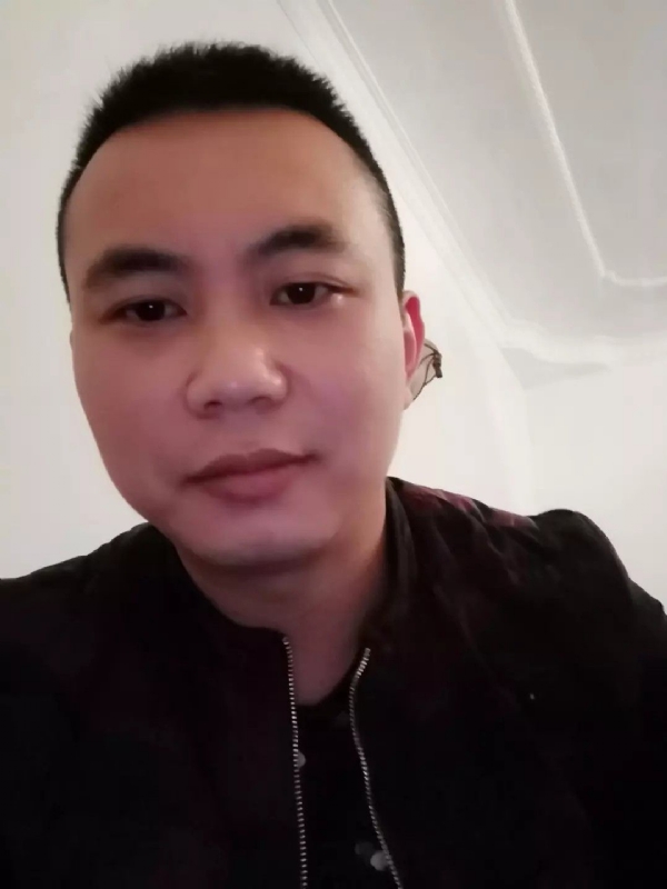 喜闻香气的第一张照片--驻马店相亲服务中心