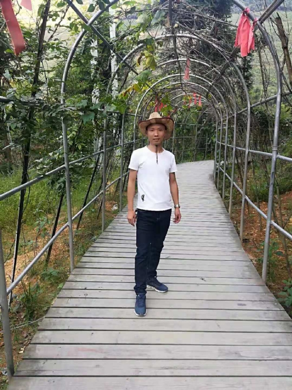 蓝天的第一张照片--驻马店相亲服务中心