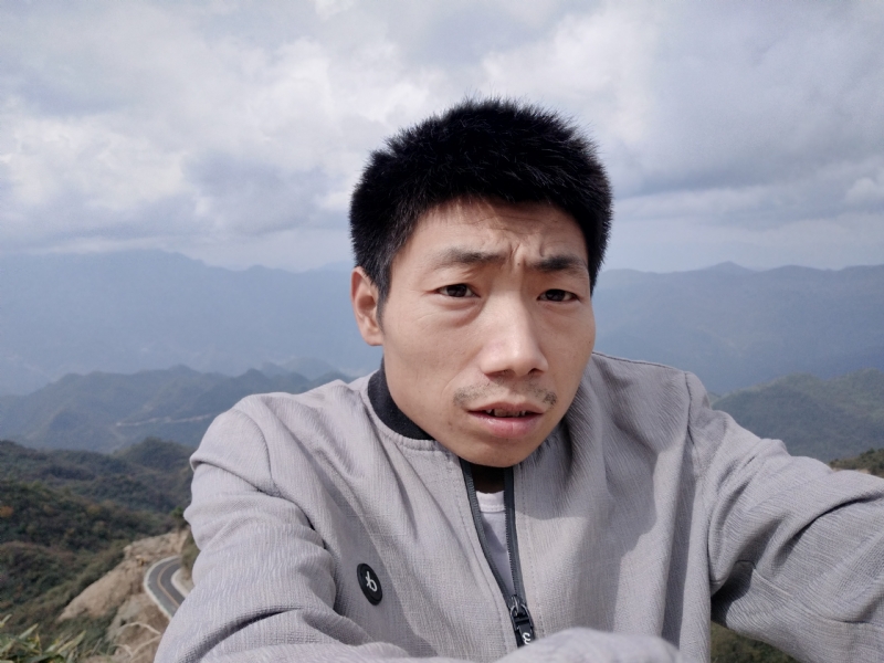 向后半生奋斗的第一张照片--驻马店相亲服务中心