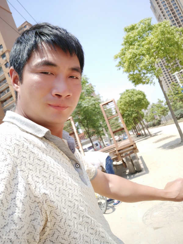 勇哥的第一张照片--驻马店相亲服务中心