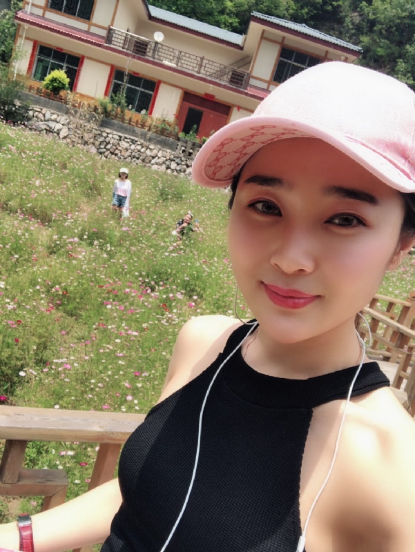 诗琪的第二张照片--驻马店相亲服务中心