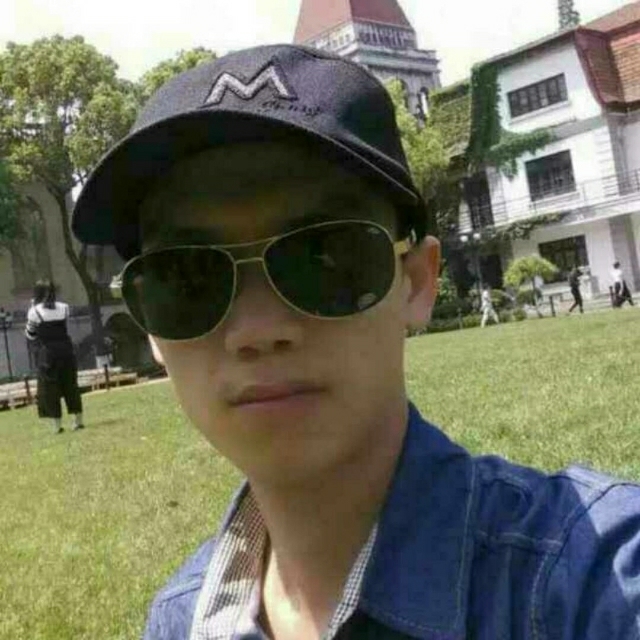 龙小华的第一张照片--驻马店相亲服务中心