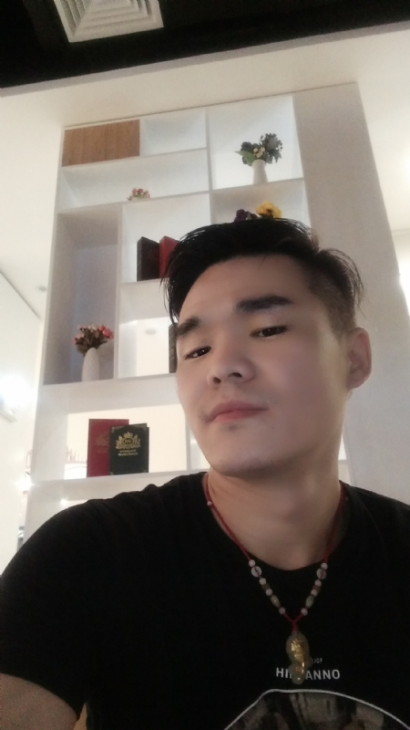 涵博随缘的第一张照片--驻马店相亲服务中心