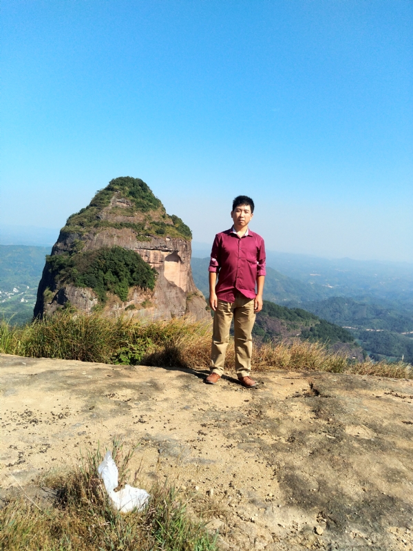 小冼的第一张照片--驻马店相亲服务中心