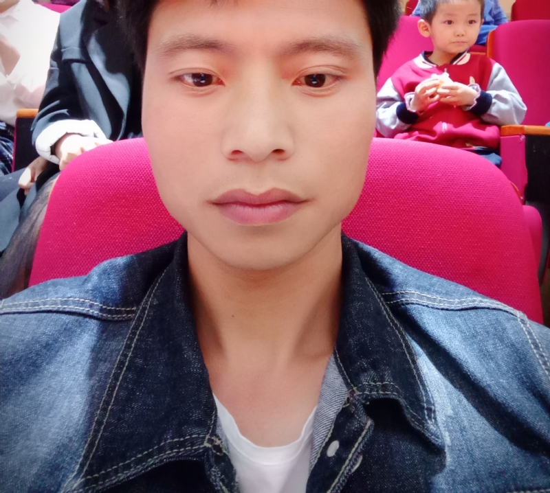 奋斗青年的第一张照片--驻马店相亲服务中心