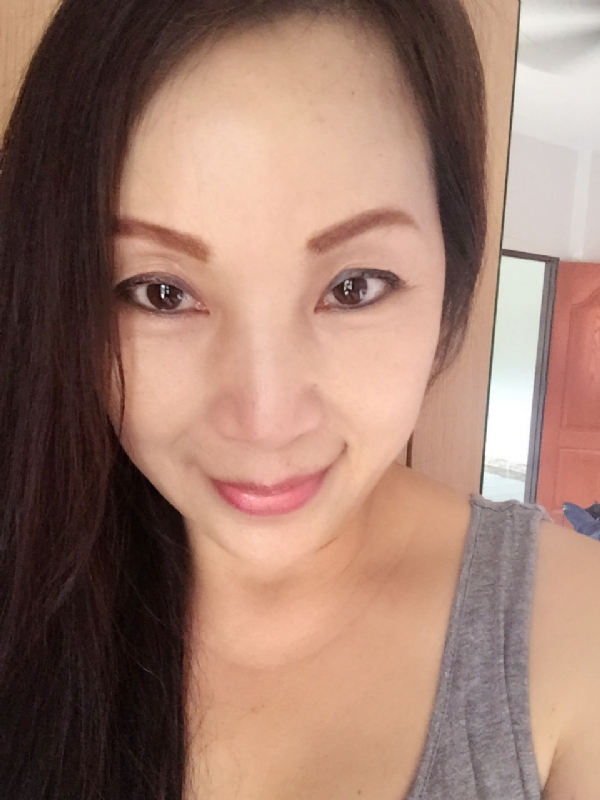 ying的第一张照片--驻马店相亲服务中心