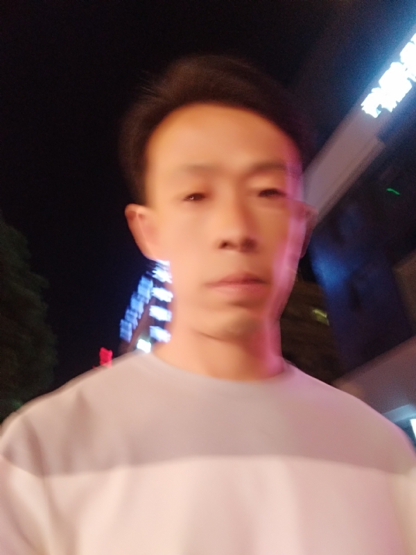 找个人来爱的第一张照片--驻马店相亲服务中心