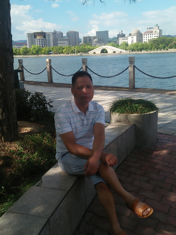 尹力的第一张照片--驻马店相亲服务中心