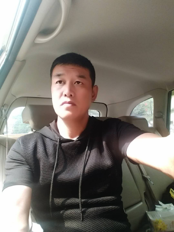 深爱的疯子的第一张照片--驻马店相亲服务中心