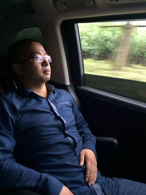 世界那么大的第三张照片--驻马店相亲服务中心