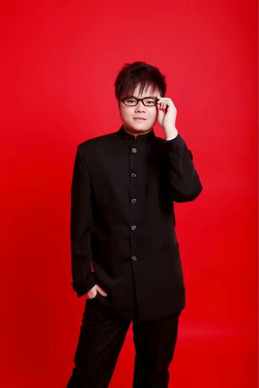 站在远处看童年的第一张照片--驻马店相亲服务中心