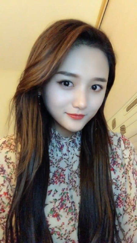 淡然一笑的第一张照片--驻马店相亲服务中心