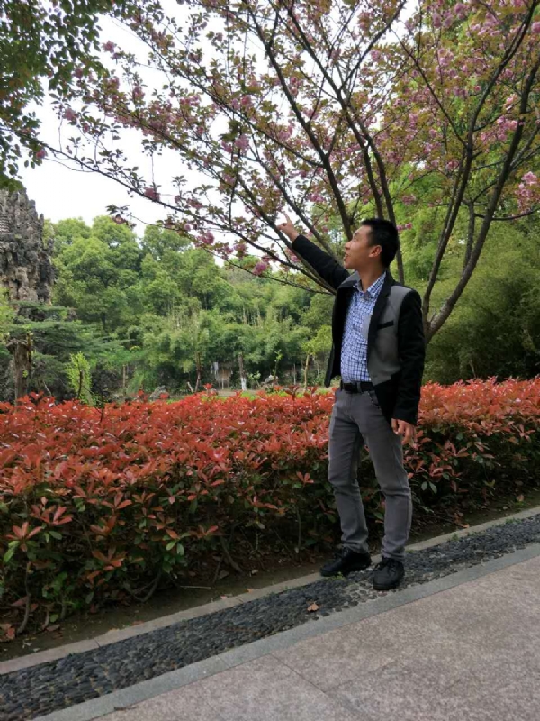 坦诚的第一张照片--驻马店相亲服务中心