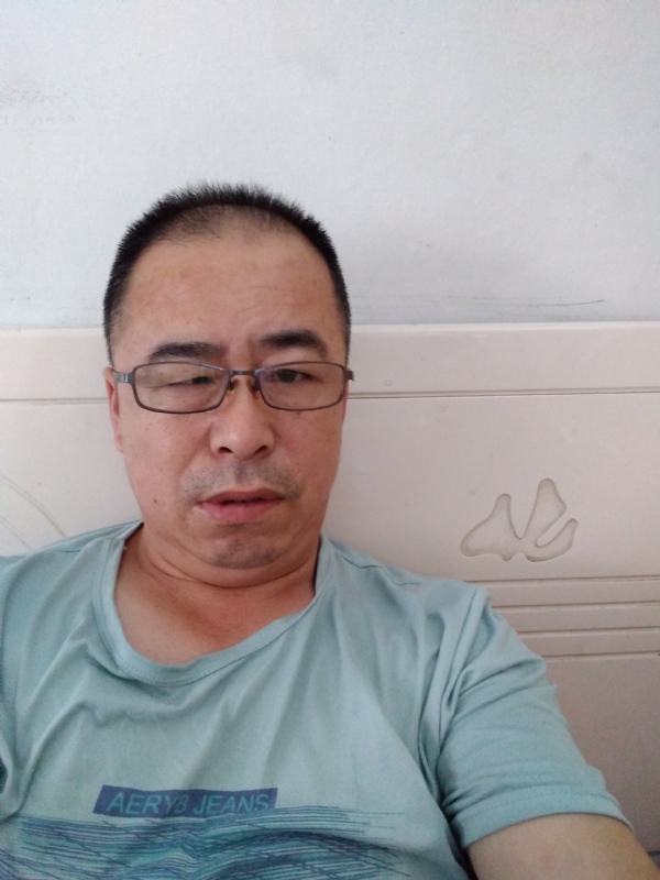 大叔的第一张照片--驻马店相亲服务中心