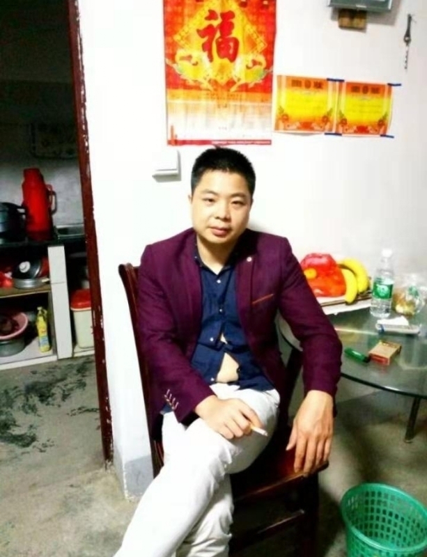 蓝色的微笑的第一张照片--驻马店相亲服务中心