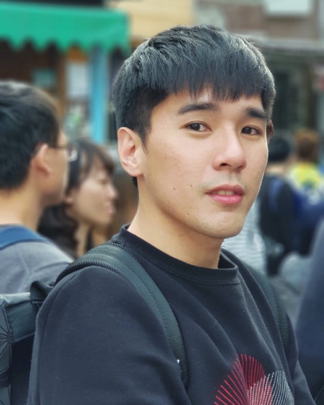 雨中孤独的第一张照片--驻马店相亲服务中心