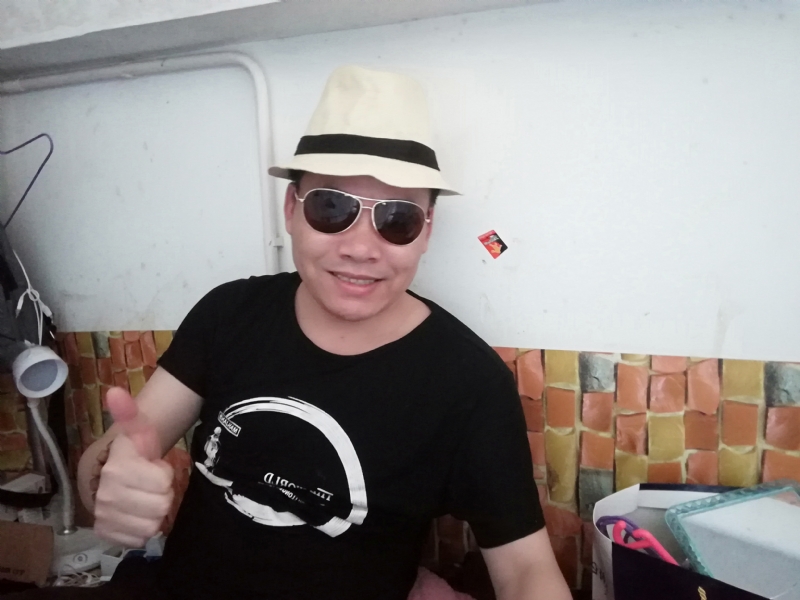 艰难爱情的第一张照片--驻马店相亲服务中心