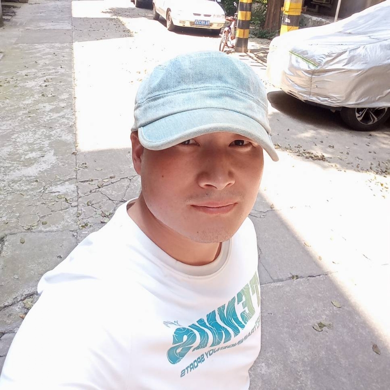 辉光的第一张照片--驻马店相亲服务中心