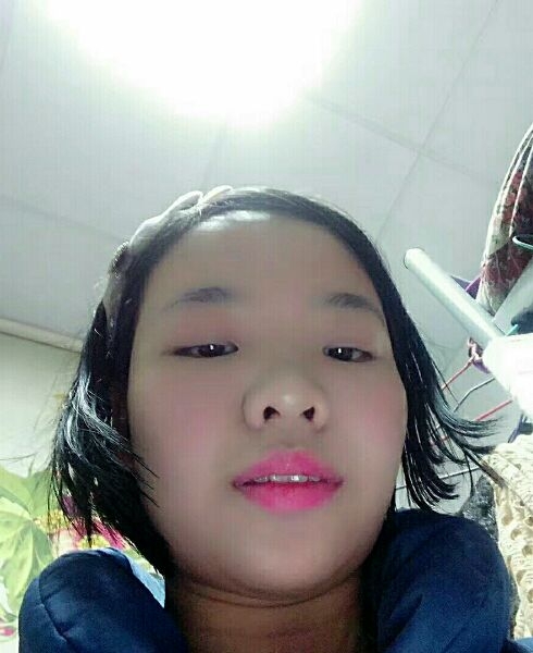 依依的第一张照片--驻马店相亲服务中心