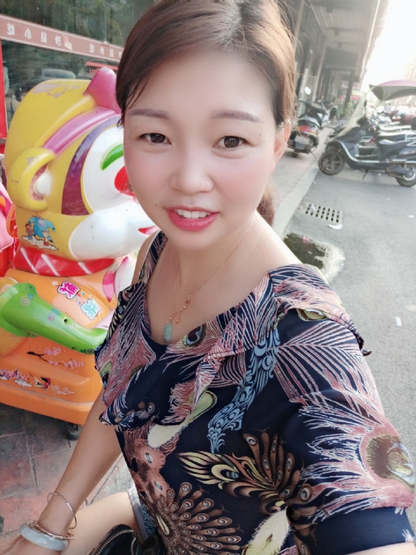 云儿的第一张照片--驻马店相亲服务中心