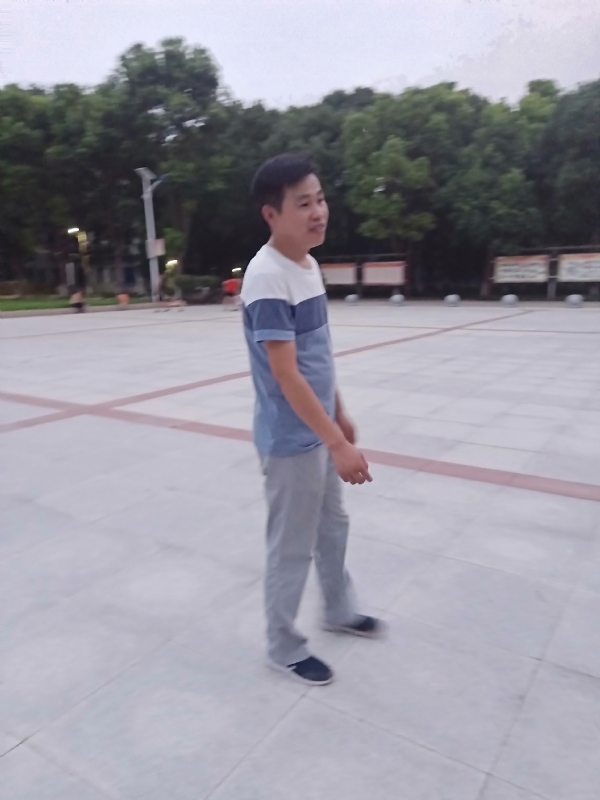 一笑的第一张照片--驻马店相亲服务中心