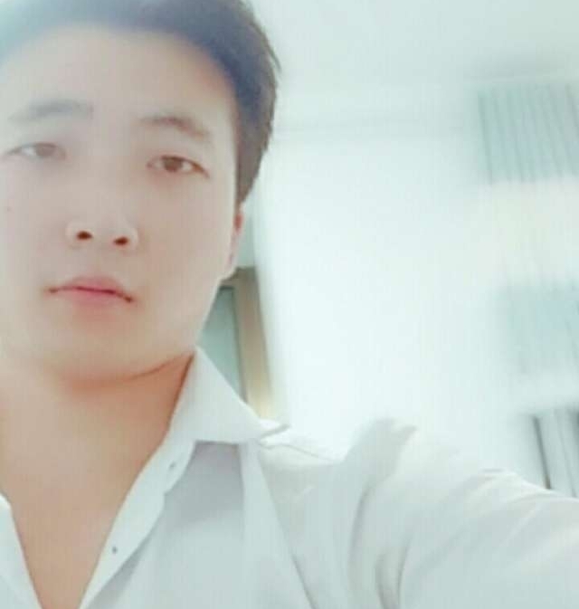 华英雄的第一张照片--驻马店相亲服务中心