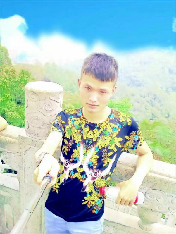 孤独王者元首的第一张照片--驻马店相亲服务中心