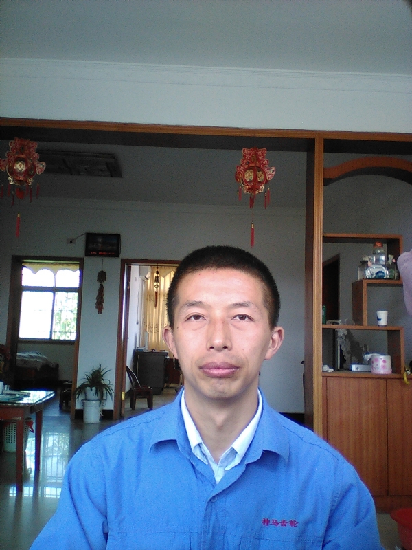 红玫瑰的第一张照片--驻马店相亲服务中心