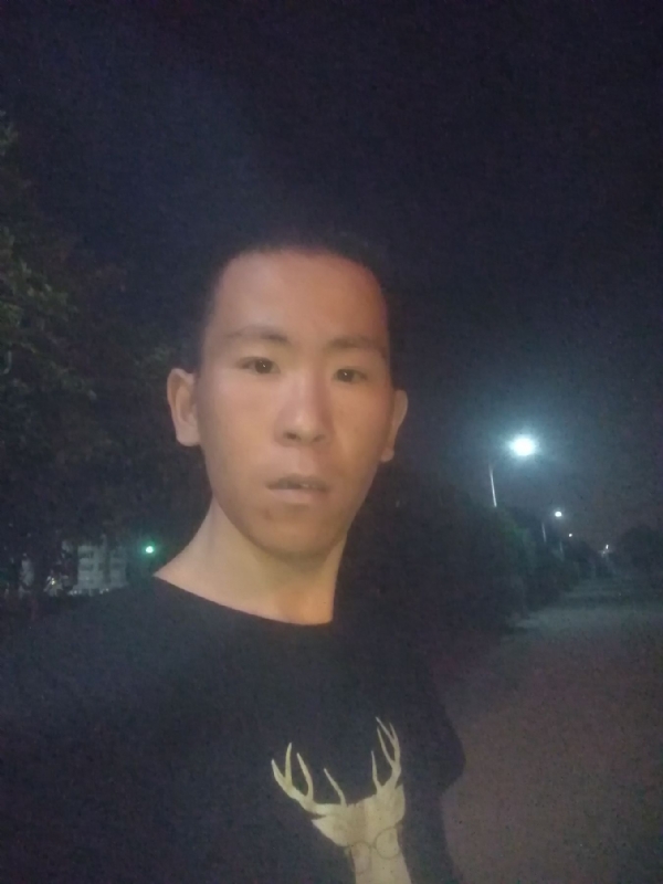 俞凯斌的第一张照片--驻马店相亲服务中心