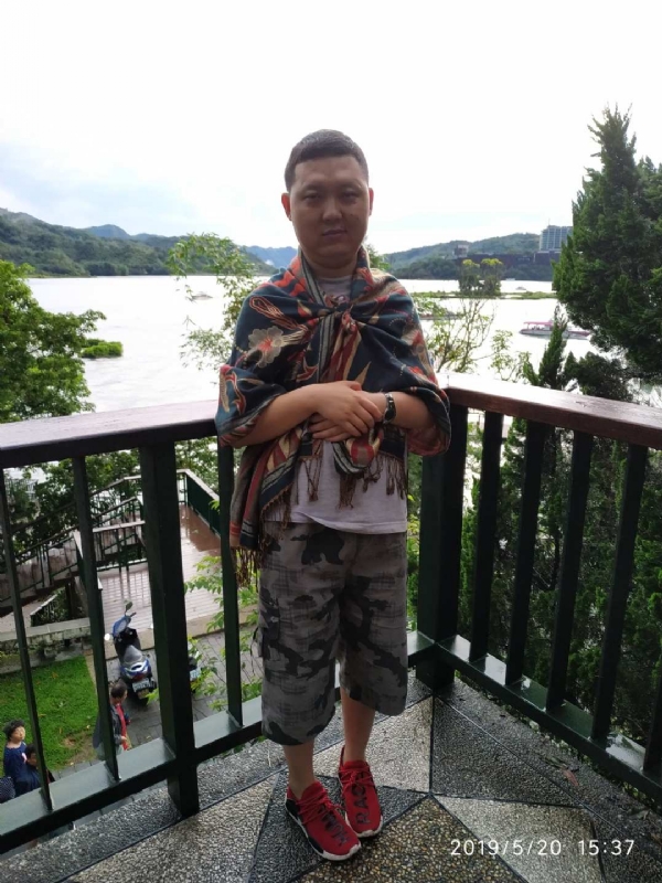 爱情里的俩个人的第一张照片--驻马店相亲服务中心