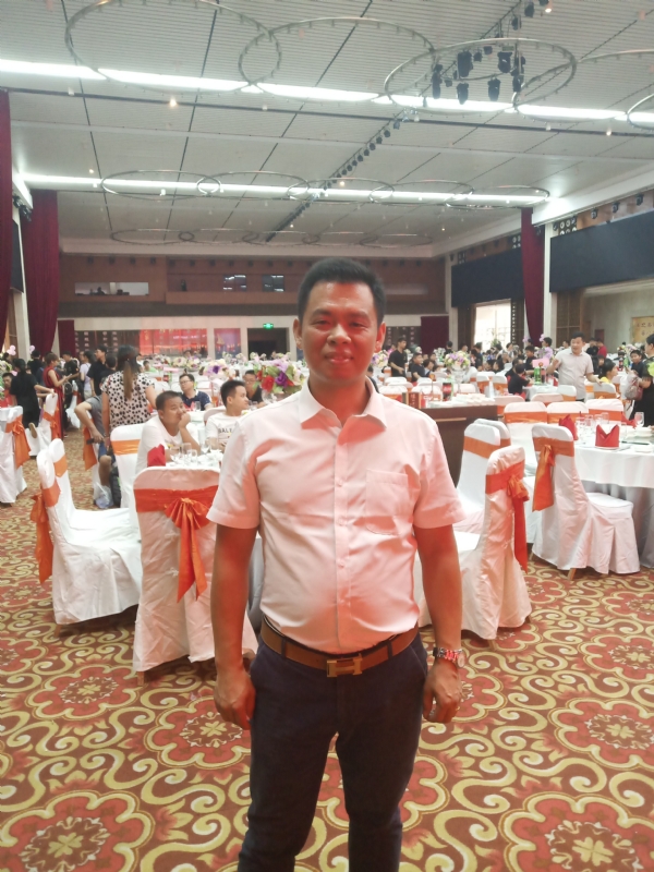 五月酷猪的第一张照片--驻马店相亲服务中心