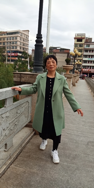 小玲的第一张照片--驻马店相亲服务中心