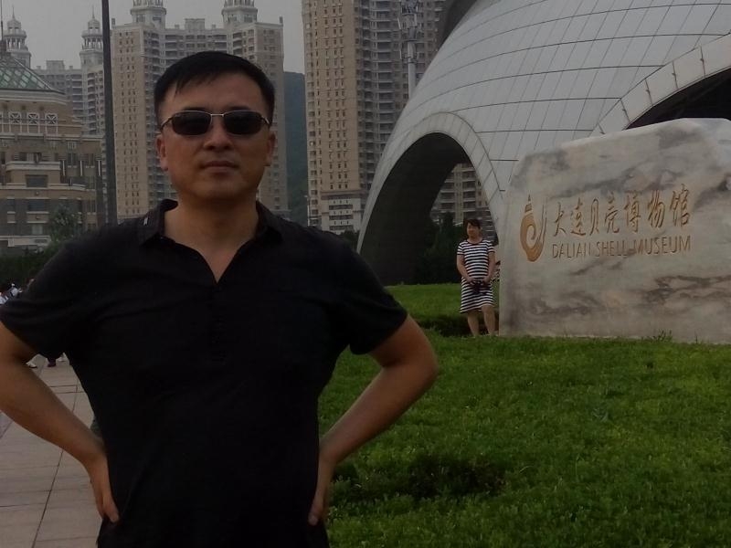 豁达的第一张照片--驻马店相亲服务中心