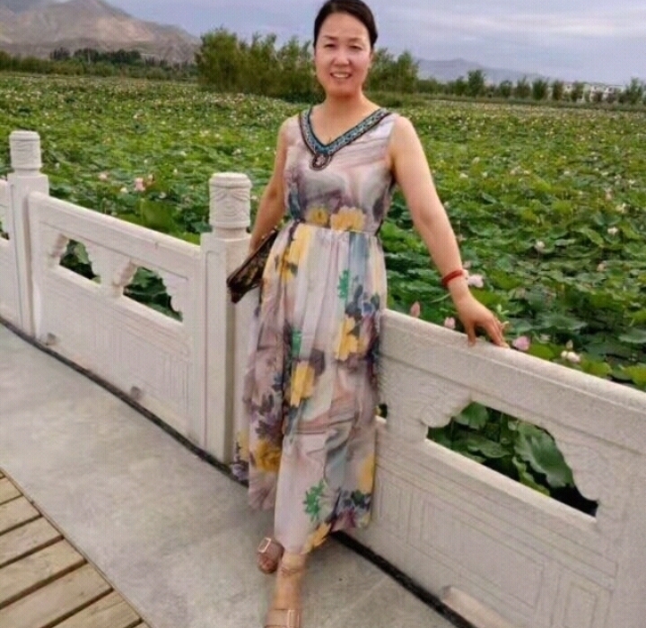 红叶的第一张照片--驻马店相亲服务中心