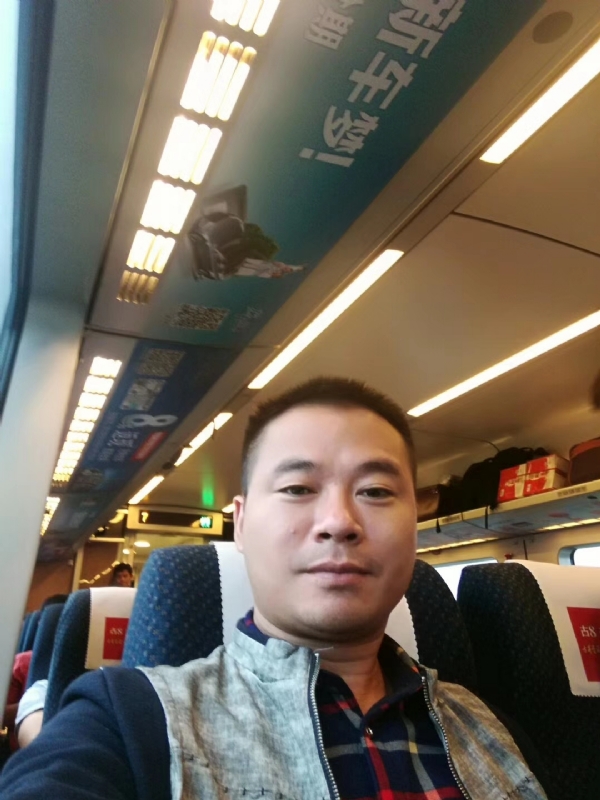 等爱的人的第一张照片--驻马店相亲服务中心