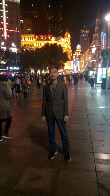 水池养鱼的第一张照片--驻马店相亲服务中心