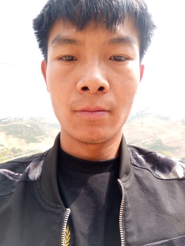 唐伟的第一张照片--驻马店相亲服务中心