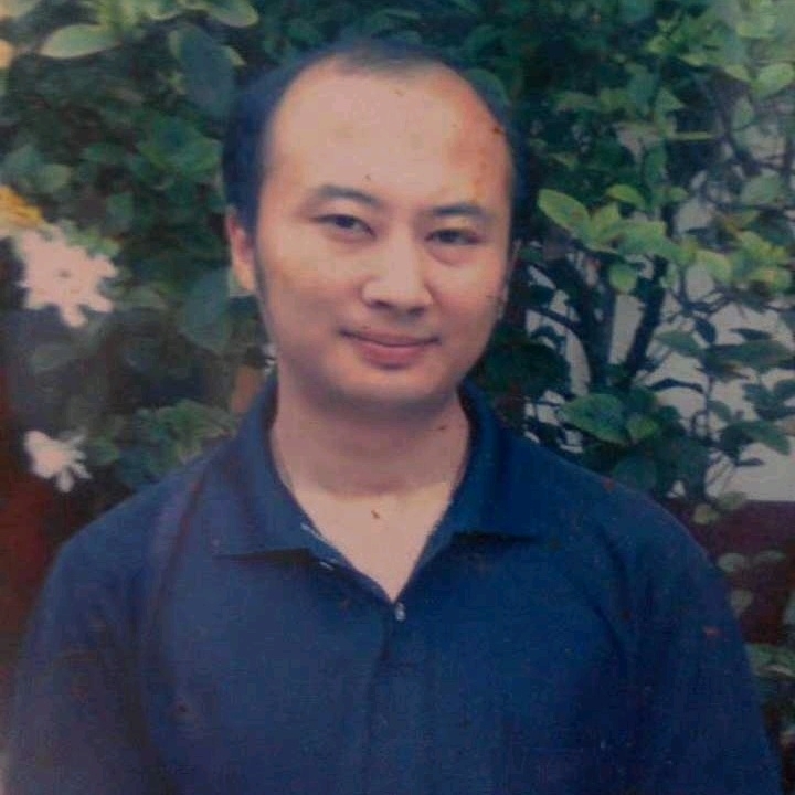 石峰里的生命的第一张照片--驻马店相亲服务中心