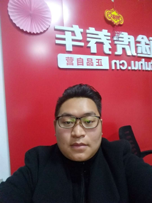 向上倾斜45度的第一张照片--驻马店相亲服务中心