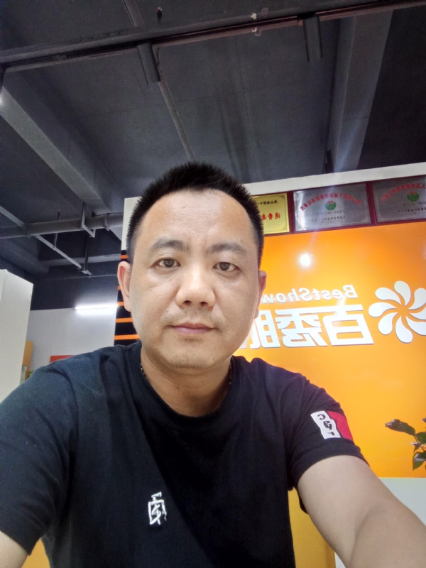 开心就好的第一张照片--驻马店相亲服务中心