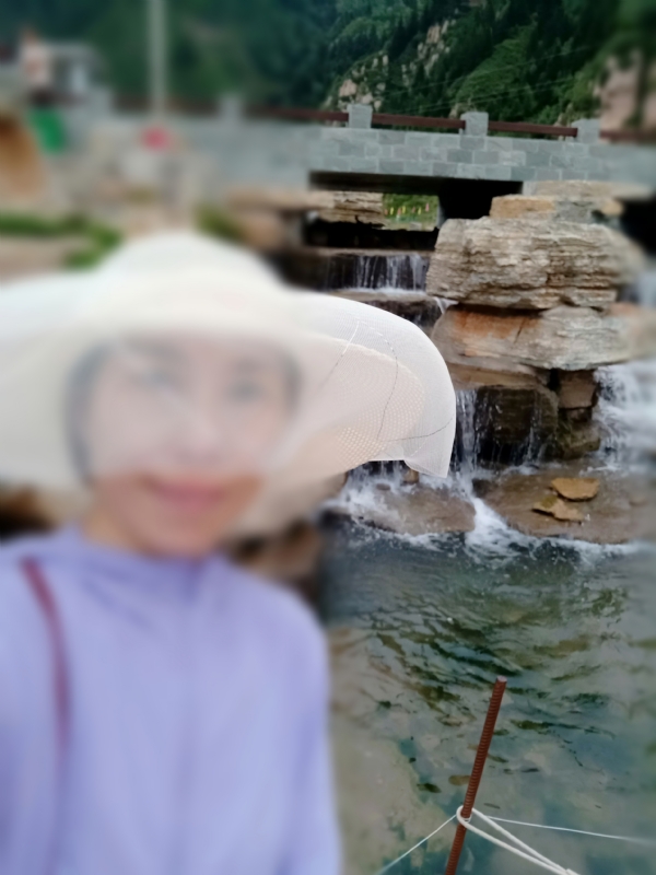 沥秋的第一张照片--驻马店相亲服务中心