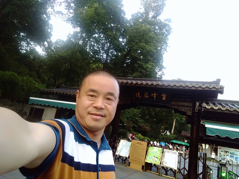 夏雨晨紫的第一张照片--驻马店相亲服务中心