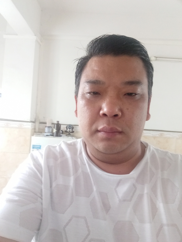 帅帅的第一张照片--驻马店相亲服务中心