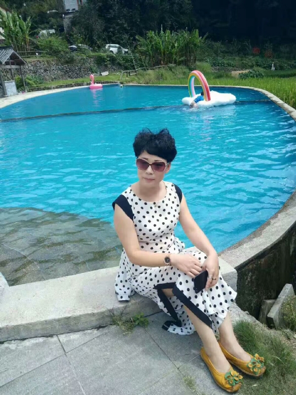 守望幸福的第一张照片--驻马店相亲服务中心