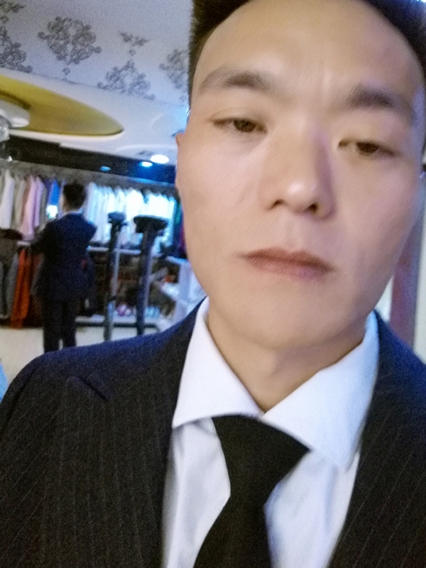 醉酒的蝴蝶的第二张照片--驻马店相亲服务中心