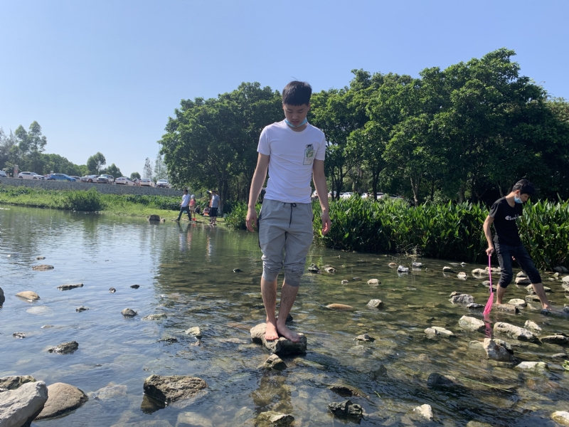 放假吃鸡的第一张照片--驻马店相亲服务中心