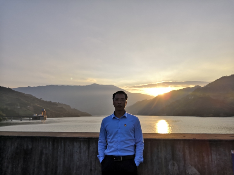 庸人自扰的第一张照片--驻马店相亲服务中心