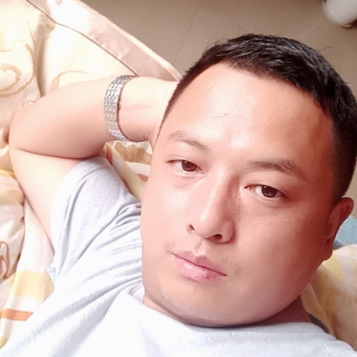 忘世情的第一张照片--驻马店相亲服务中心